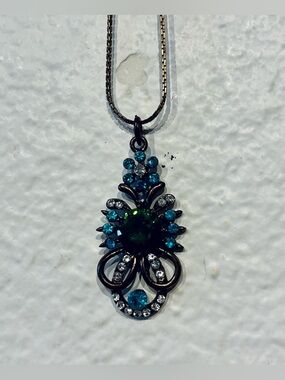 Vintage Teal and Green Crystal Pendant Necklace